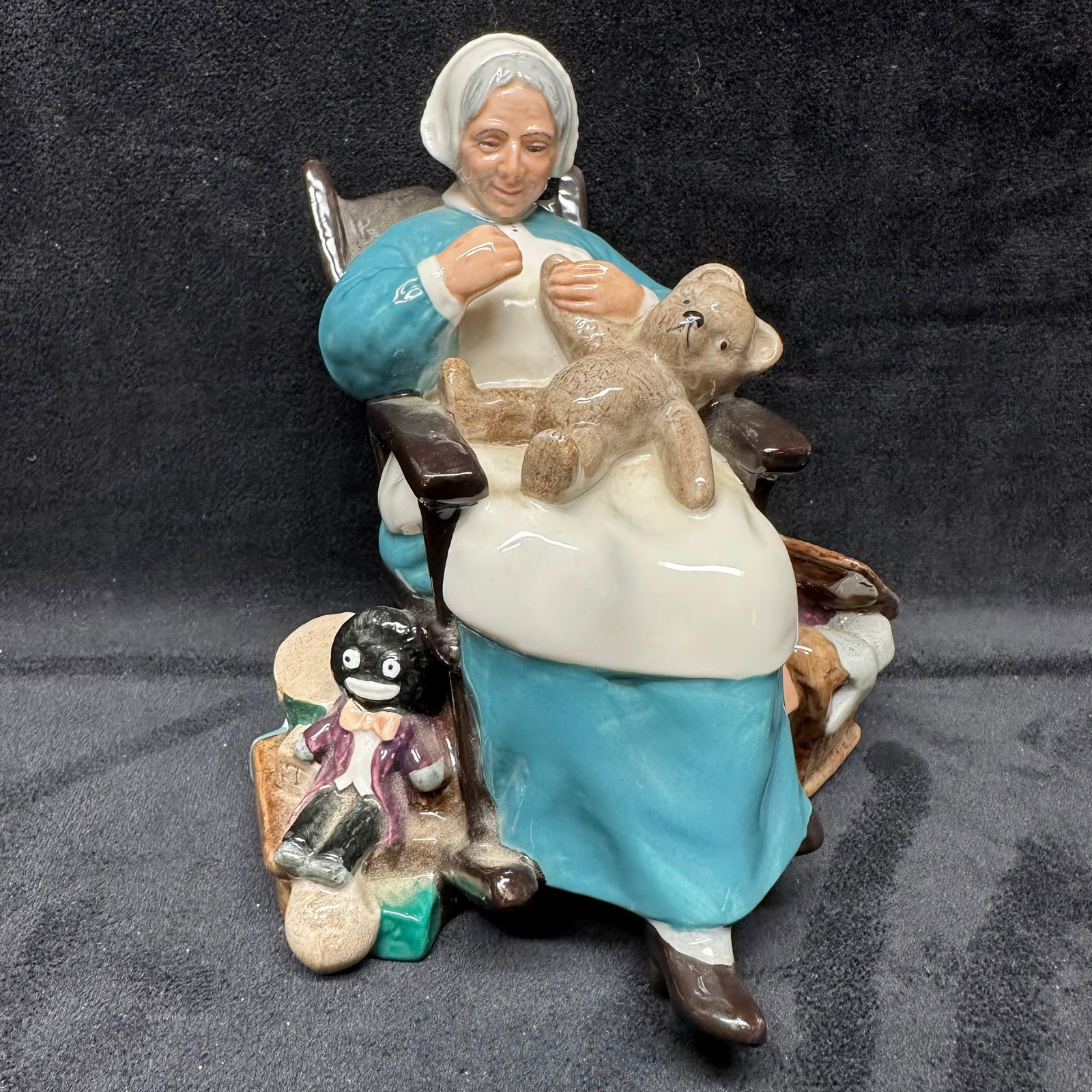 Royal Doulton Nanny HN 2221 Figurine Signed by Michael Doulton 1978 (1 of 5)
