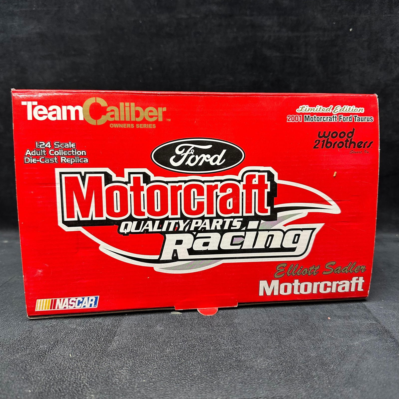 Team Caliber 2001 Motorcraft Ford Taurus 21 Elliott Sadler NASCAR Die-Cast 1:24 (1 of 5)