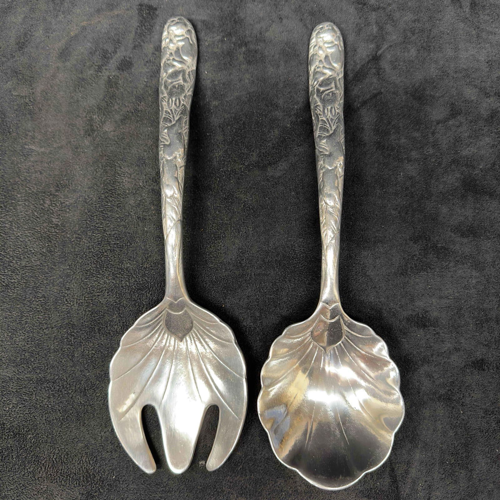 Arthur Court Cast Aluminum Rabbit Bunny Serving Utensils Spoon Set: Arthur Court Cast Aluminum Rabbit Bunny Serving Utensils Spoon Set. Etched markings on the back of each piece Arthur Court 1990. Two serving utensil spoons featuring a bunny rabbit design. These items