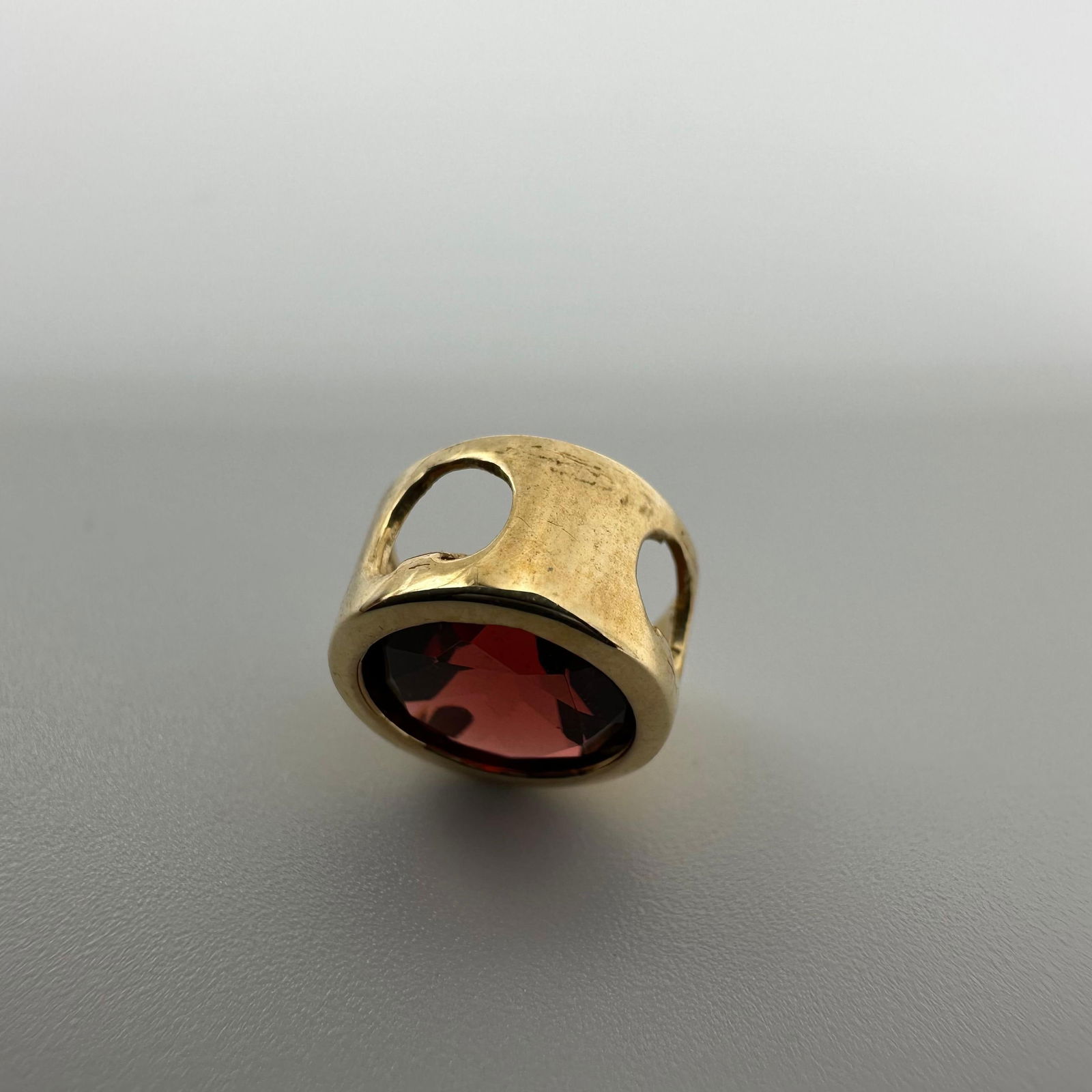 Red Garnet 14K Gold Mexico Pendant W51: This item is in good pre-owned, previously used/displayed condition with noticeable light wear and surface scratches. Please reference all photos for full details. This piece of jewelry has been