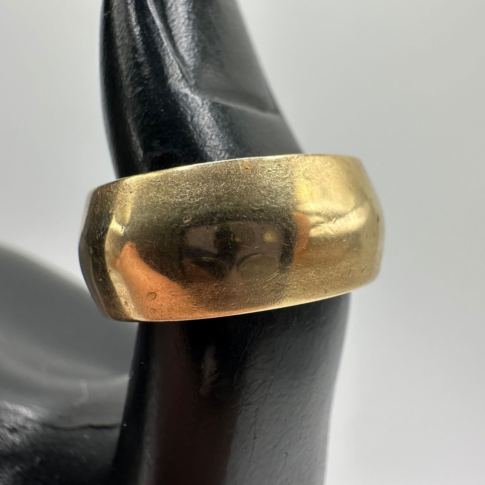14k Gold Art Carved Classic Ring Band (1 of 6)