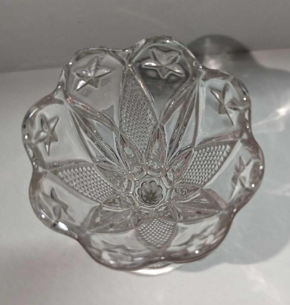 Vintage Diamond Pattern 9" Vase - 6