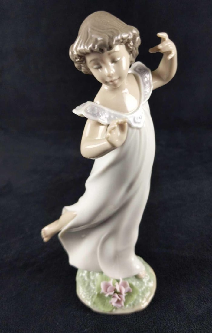 Retired Porcelain Lladro Violets Time Of Innocence (1 of 5)