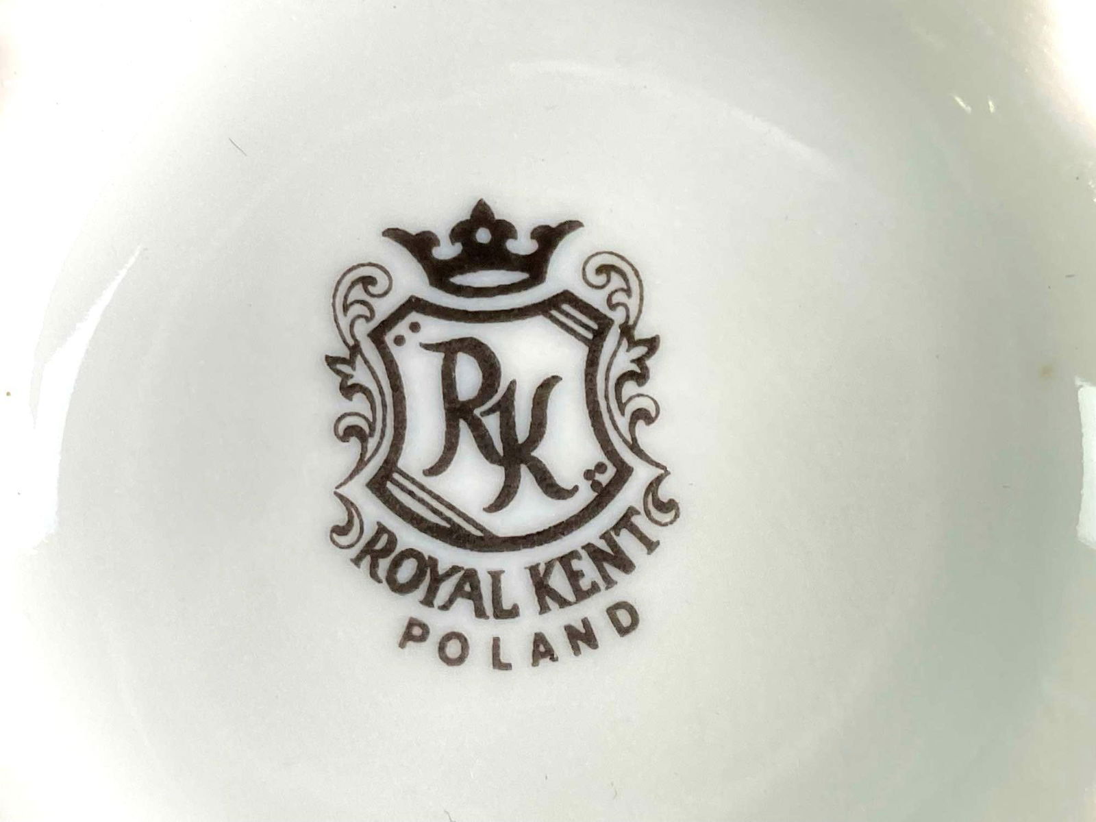 Large Royal Kent Dining Set - 4