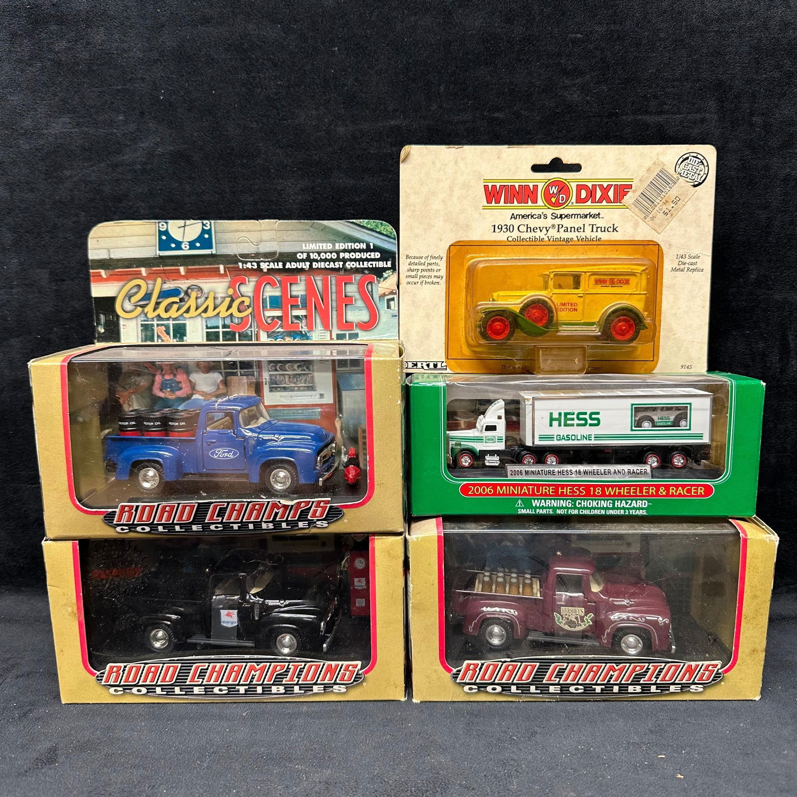Five Die-Cast Trucks Road Champs Hess and Winn-Dixie (1 of 4)