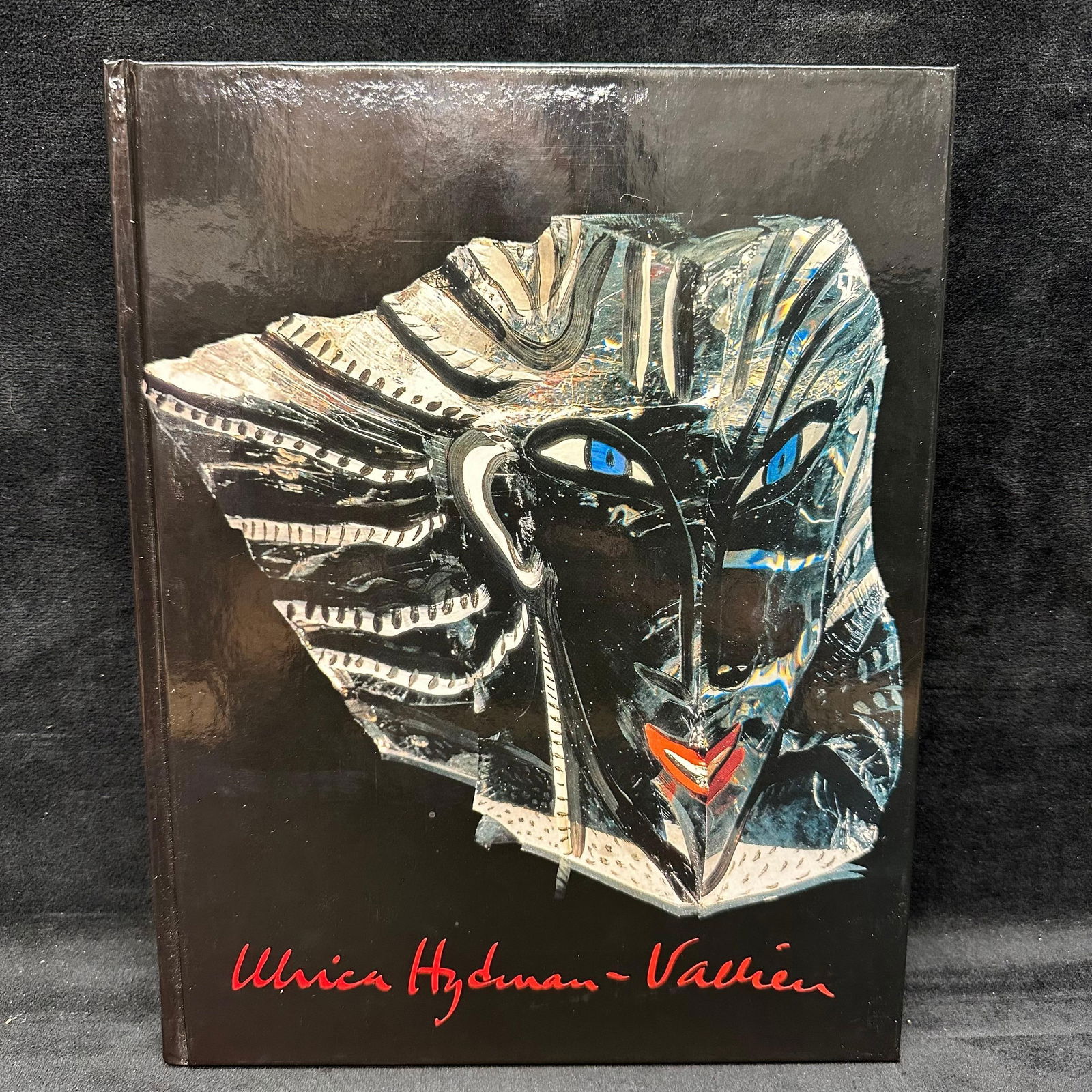 Ulrica Hydman-Vallien Hardcover Art Book Autograph Signed: Hardcover Ulrica Hydman-Vallien black art book signed by artist Ulrica Hydman-Vallien. This item is in pre-owned, previously displayed condition, with light wear and surface scratches. Please referenc