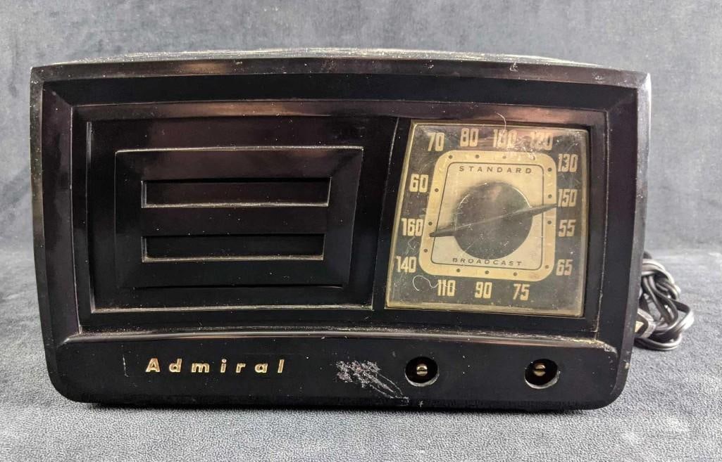 Vintage Admiral Radio Model 69C90 (1 of 10)