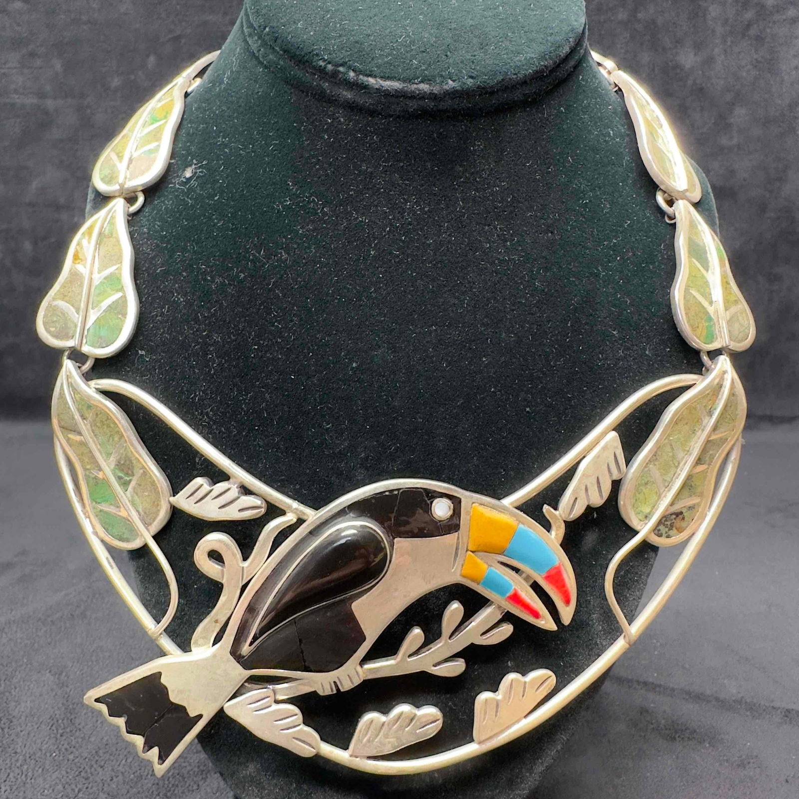Mid 20th Century Mexican Sterling Gemstone Inlay Toucan Necklace Turquoise Black Onyx Red Coral Moss: This item is in good pre-owned, previously used/displayed condition with noticeable light wear, and surface scratches. Please reference all photos for full details. This piece of jewelry has been test