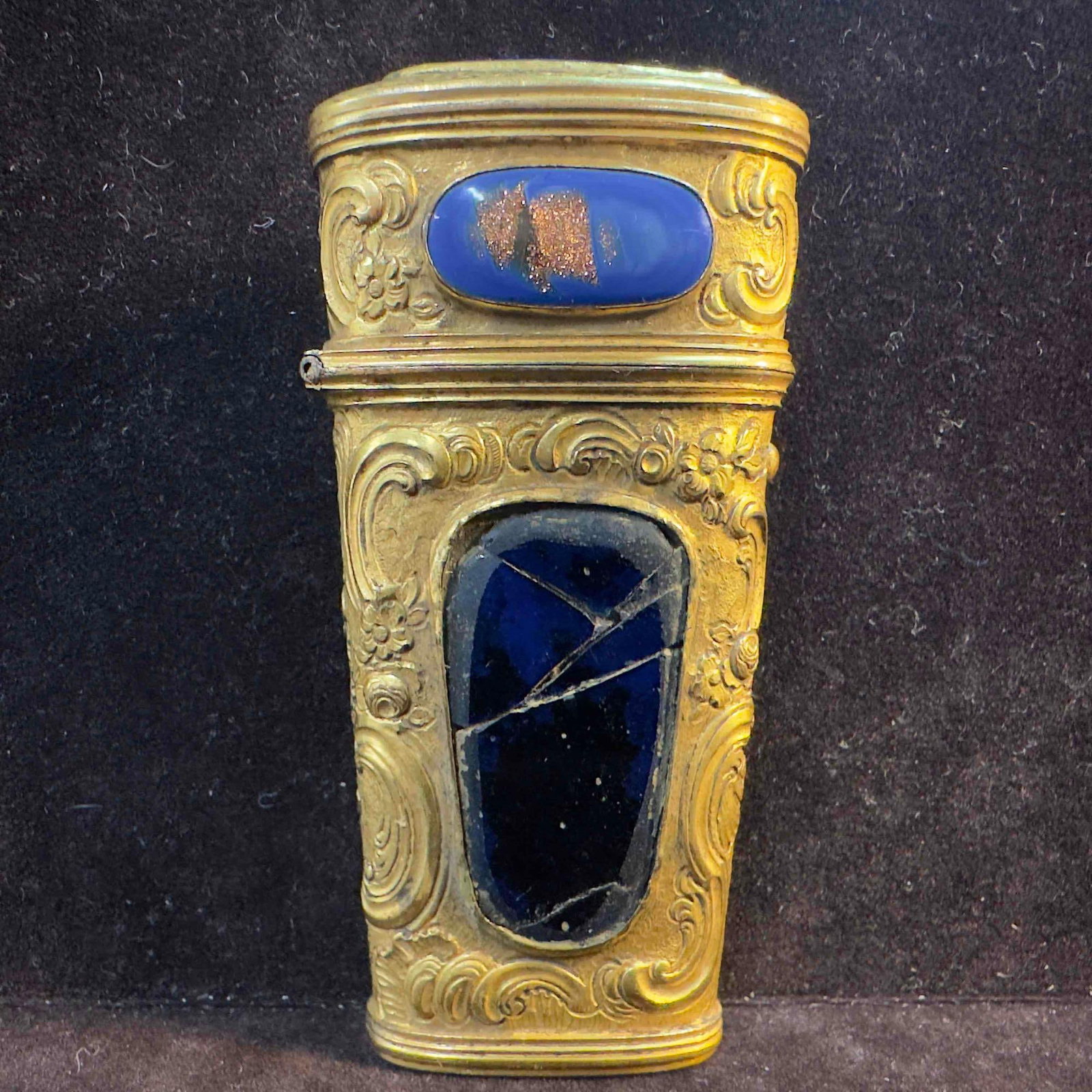 French Gilded Necessaire Etui Set Ornate Gilt Brass Case 19th Century: French Gilded Necessaire Etui Set Ornate Gilt Brass Case 19th Century. This vintage antique gilt brass case has intricate engravings featuring floral and scroll motifs. These characteristics are of th