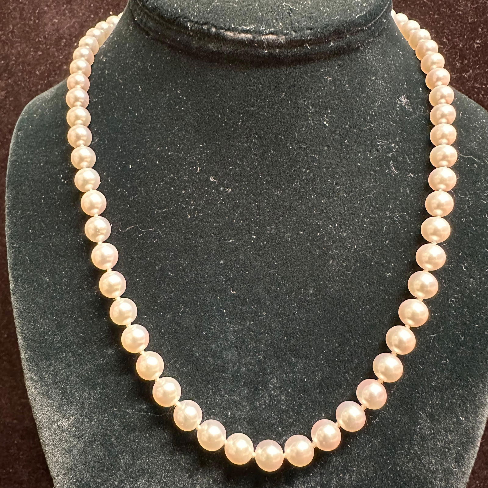 Pearl Strand Necklace Marked 14K Gold Clasp FIC 585 Hallmark (1 of 10)