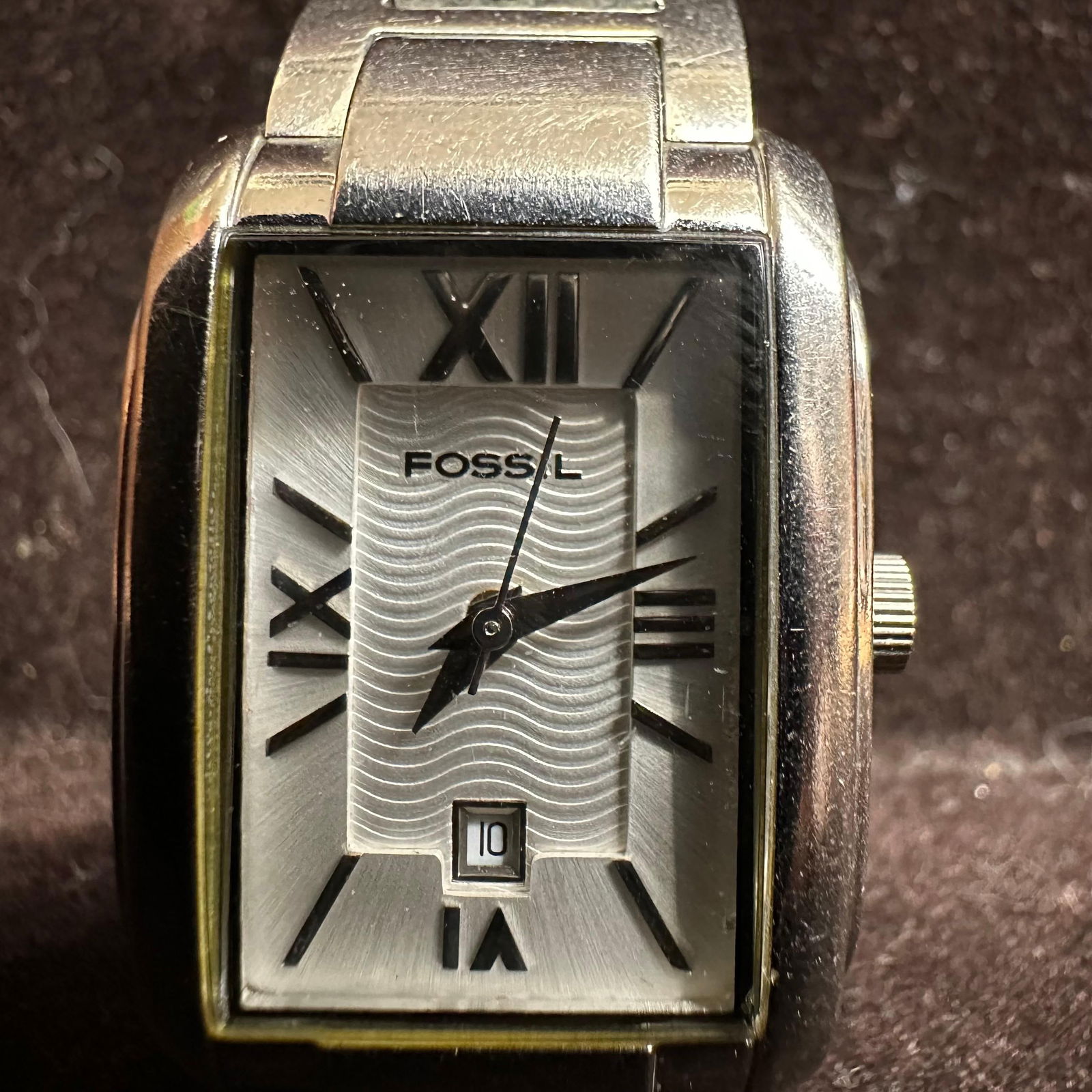 Women's Fossil F2 ES-1165 Stunning Stainless Steel Watch: Women's Fossil F2 ES-1165 Stunning Stainless Steel Watch 30 meters/100 feet. Fully Functional. This item is in pre-owned, previously displayed condition with light wear and surface markings.