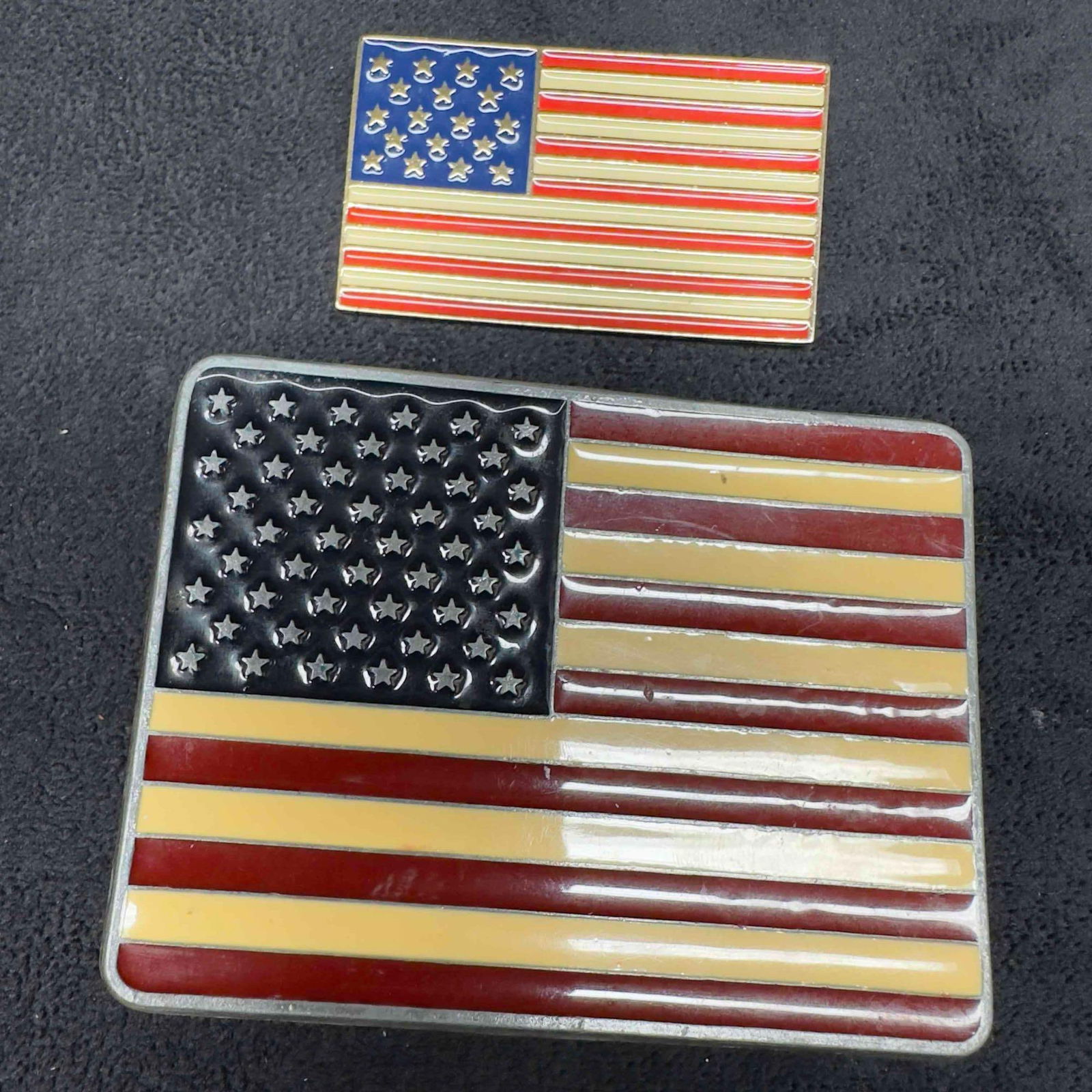 American Flag USA America Stars and Stripes Patriotic Belt Buckle Lapel Pin Set (1 of 7)