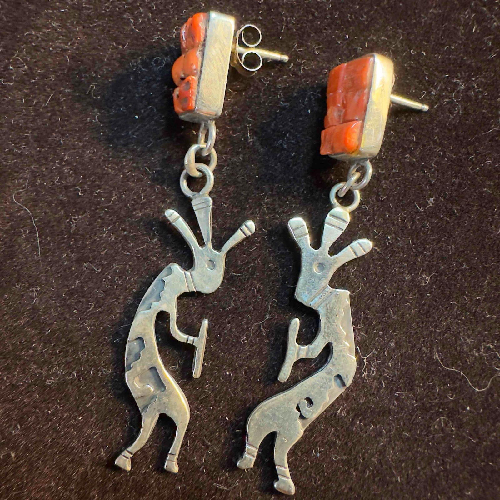 Red Coral Southwestern Style Sterling Kokopelli Dangle Drop Earrings B93: This item is in good pre-owned, previously used/displayed condition with noticeable light wear, and surface scratches. Please reference all photos for full details. This piece of jewelry has been test