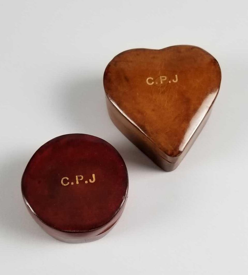 Leather Round and Heart Trinket Boxes Italian (1 of 10)