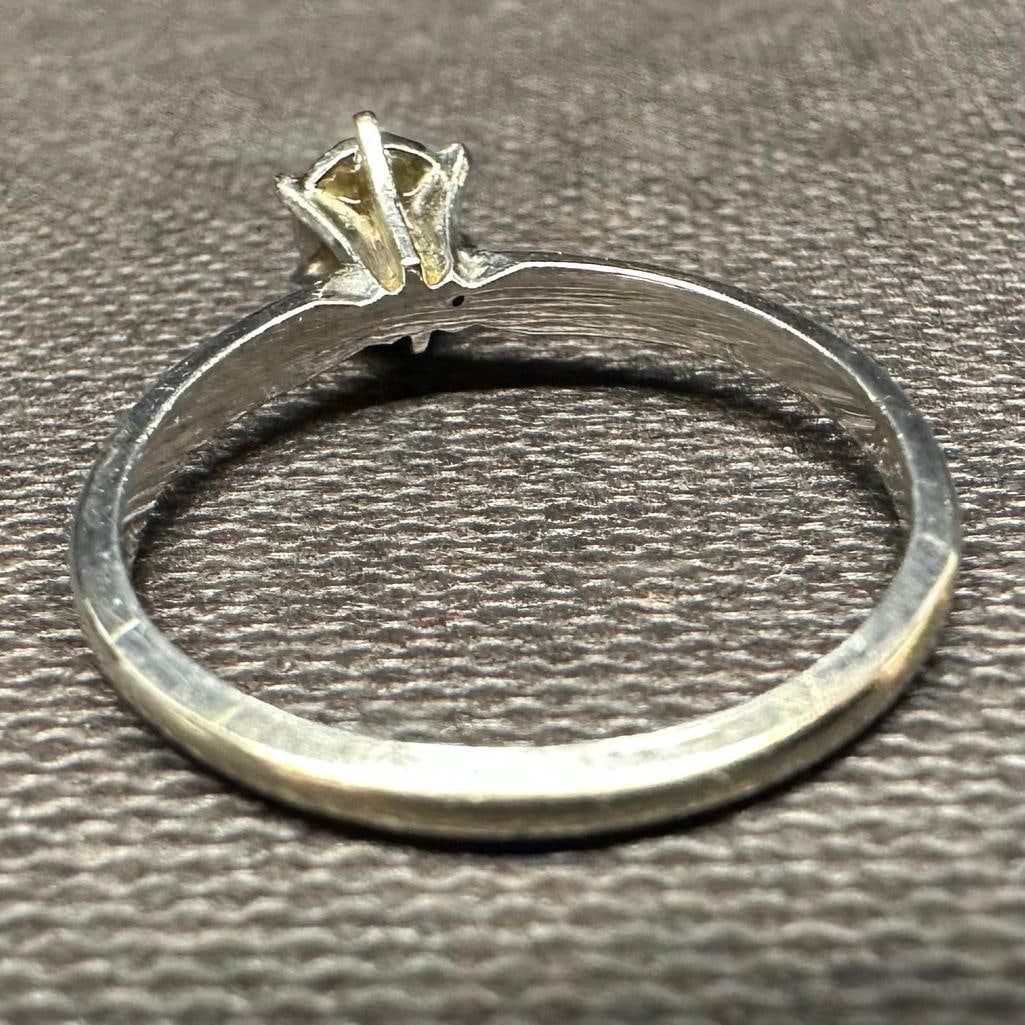 10k White Gold Diamond Solitaire Ring - 2