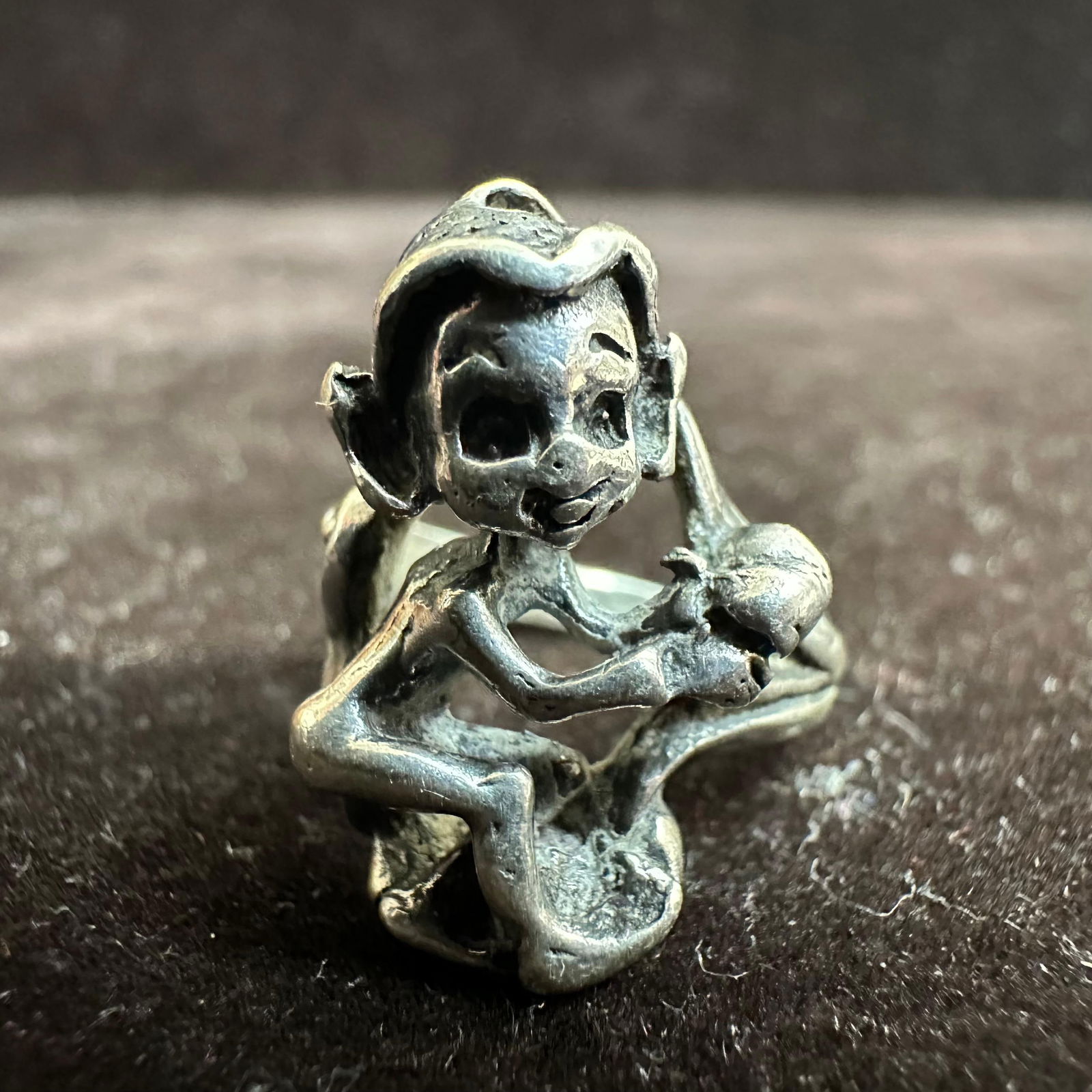 Whimsical Style Elf Pixie Silver Ring Unmarked V30: This item is in good pre-owned, previously used/displayed condition with noticeable light wear and surface scratches. Please reference all photos for full details. This piece of jewelry has been