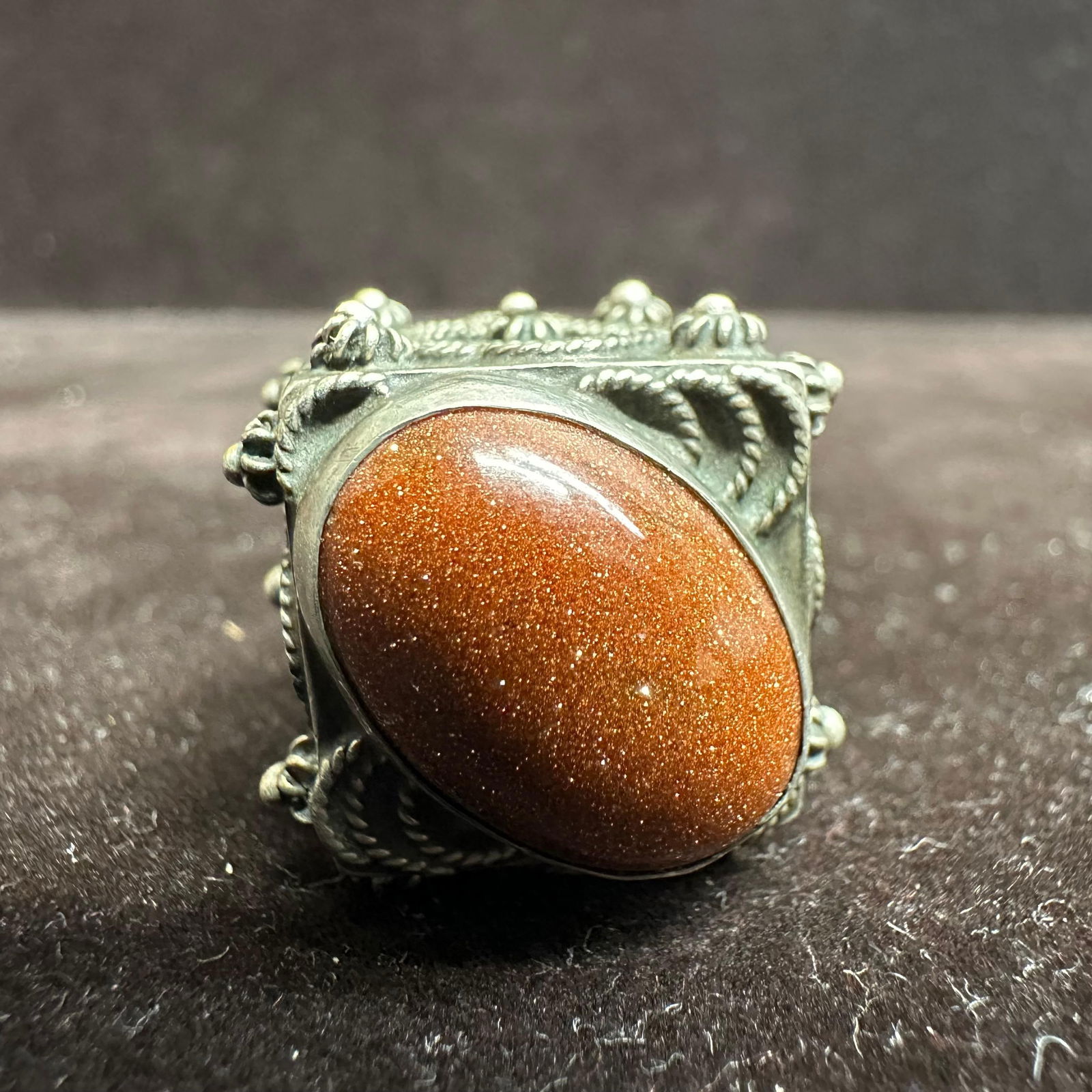 Gold Brown Sand Stone Style Ornate Floral Motif Silver Charm V49: This item is in good pre-owned, previously used/displayed condition with noticeable light wear and surface scratches. Please reference all photos for full details. This piece of jewelry has been teste