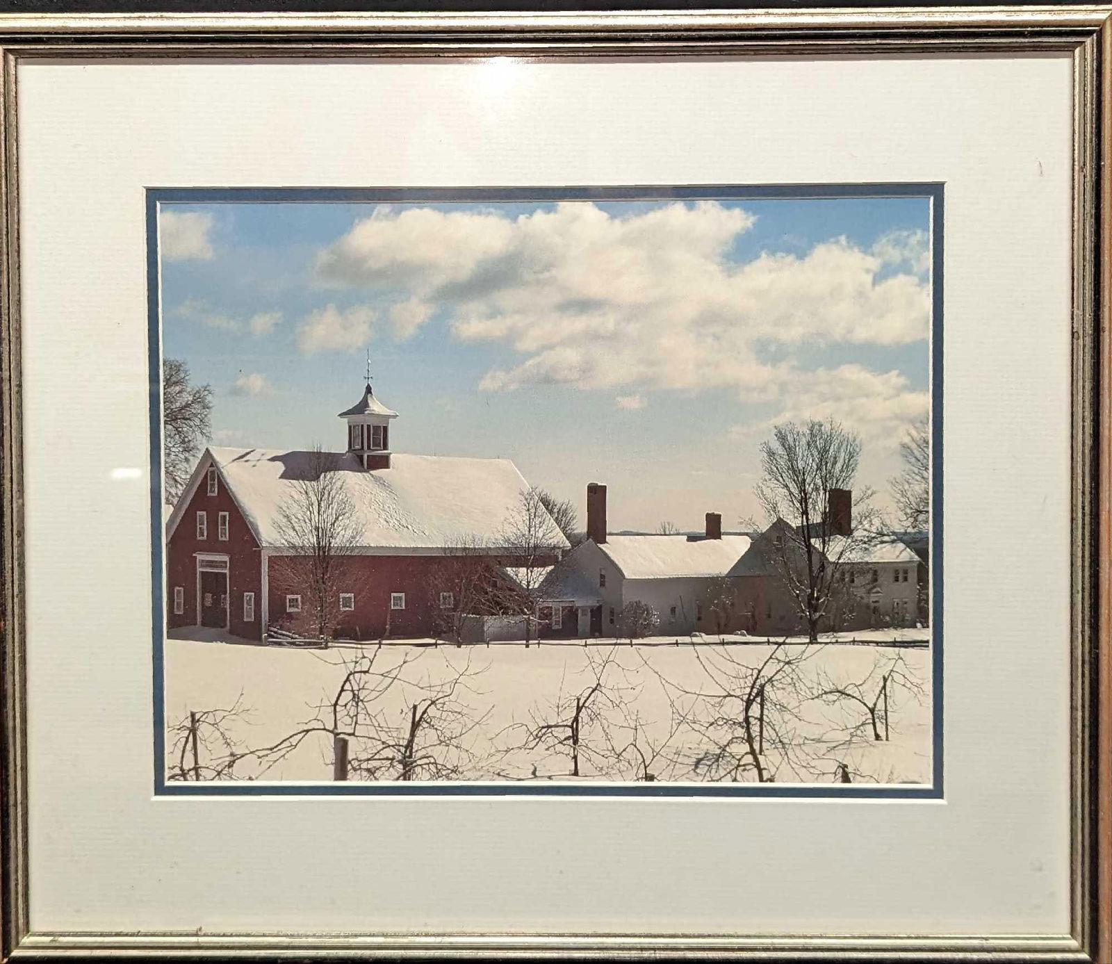 Framed Snow Covered Winter Barn Photo: Framed Snow Covered Winter Barn Photo. This is approx 16" x 3/4" x 13" and it weighs 2.21 lbs. The frame has small chips. The photo was not marked or signed by the photographer.