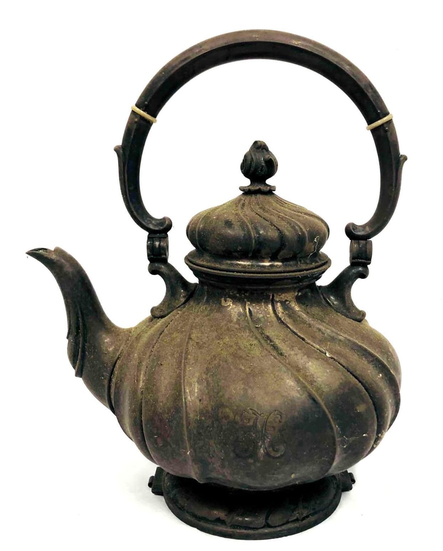 800 Silver Vintage Engraved H Teapot By Schnauffer: This lot contains a 800 Silver Vintage Engraved H Teapot By Schnauffer. It is approx 9 1/2" x 4 3/4" x 11 3/4" and it weighs about 2.2lbs. Overall the teapot is in good used condition with some light