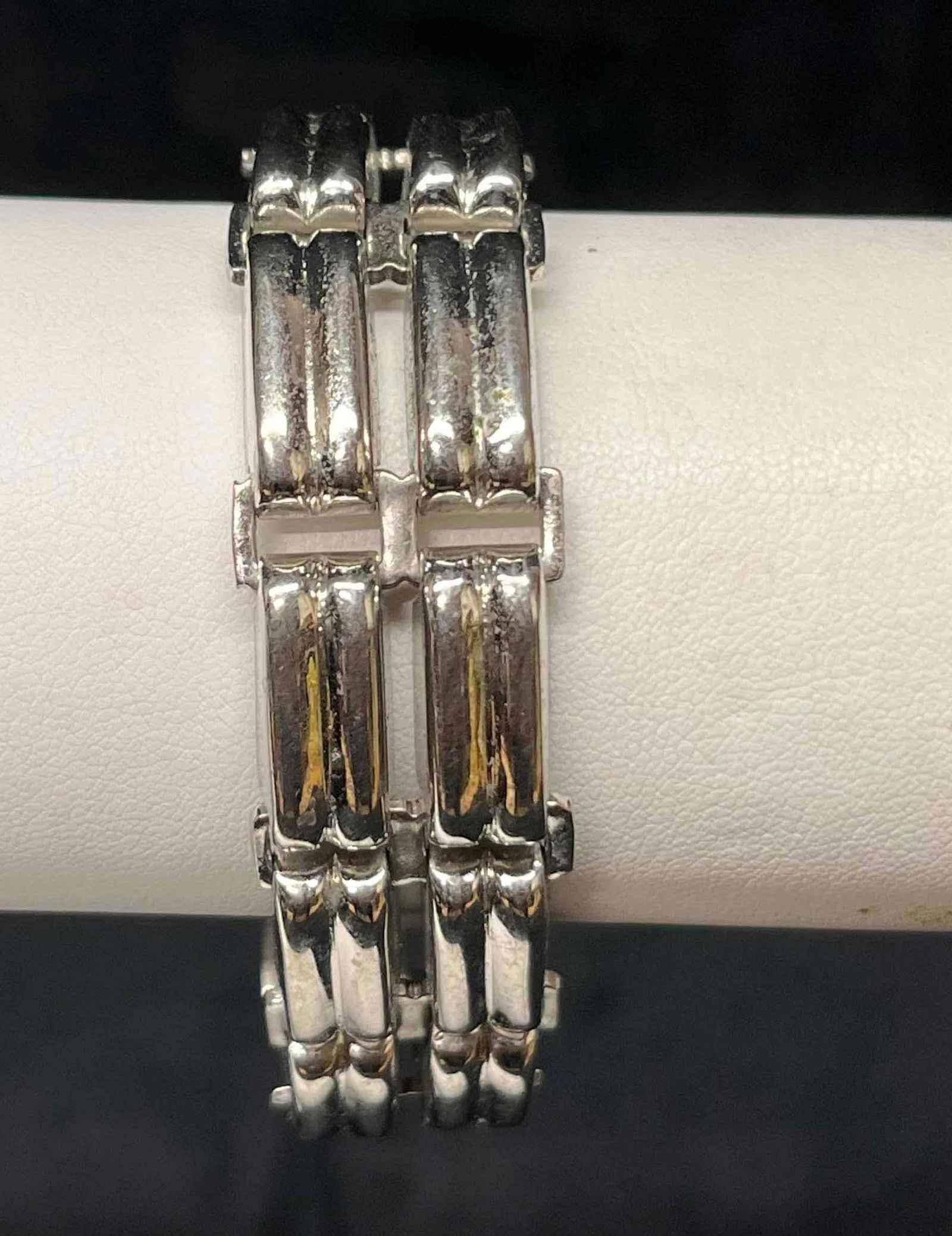 Signed Vintage Silver Tone Barclay Bracelet (1 of 8)