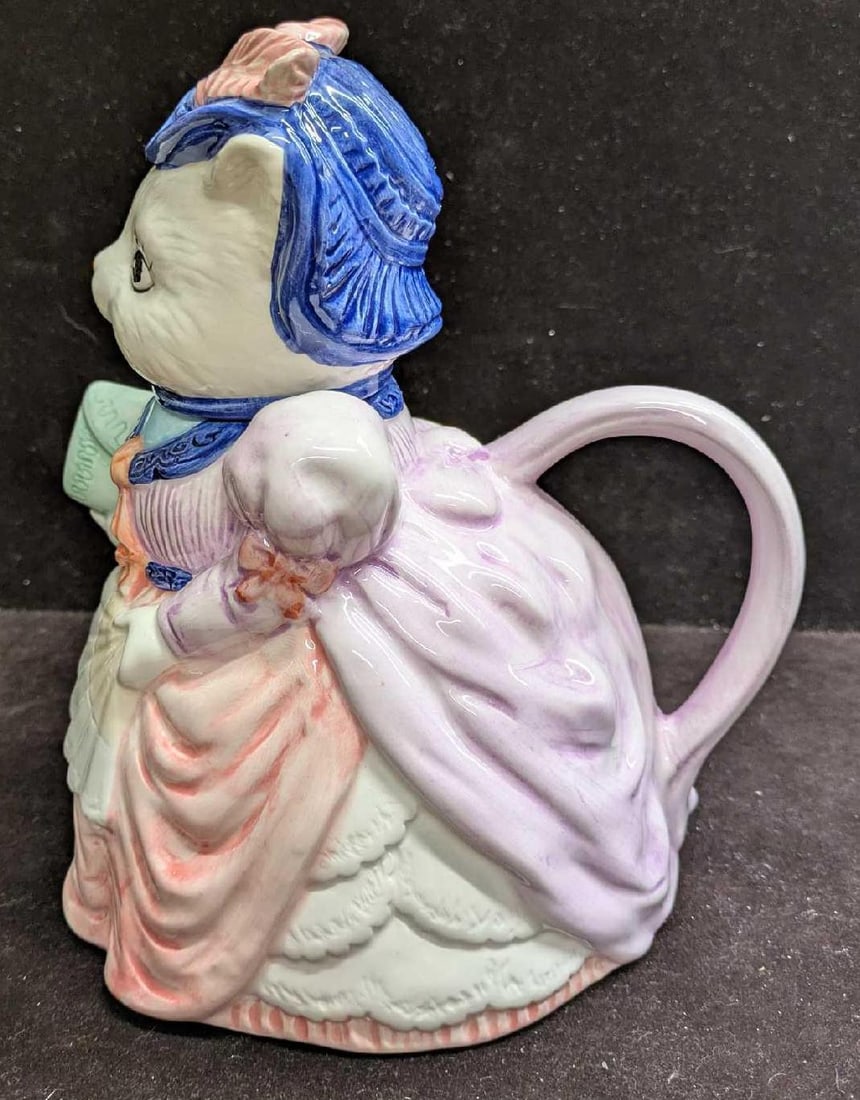 Vintage Ceramic Victorian Dressed Kitty Teapot - 3