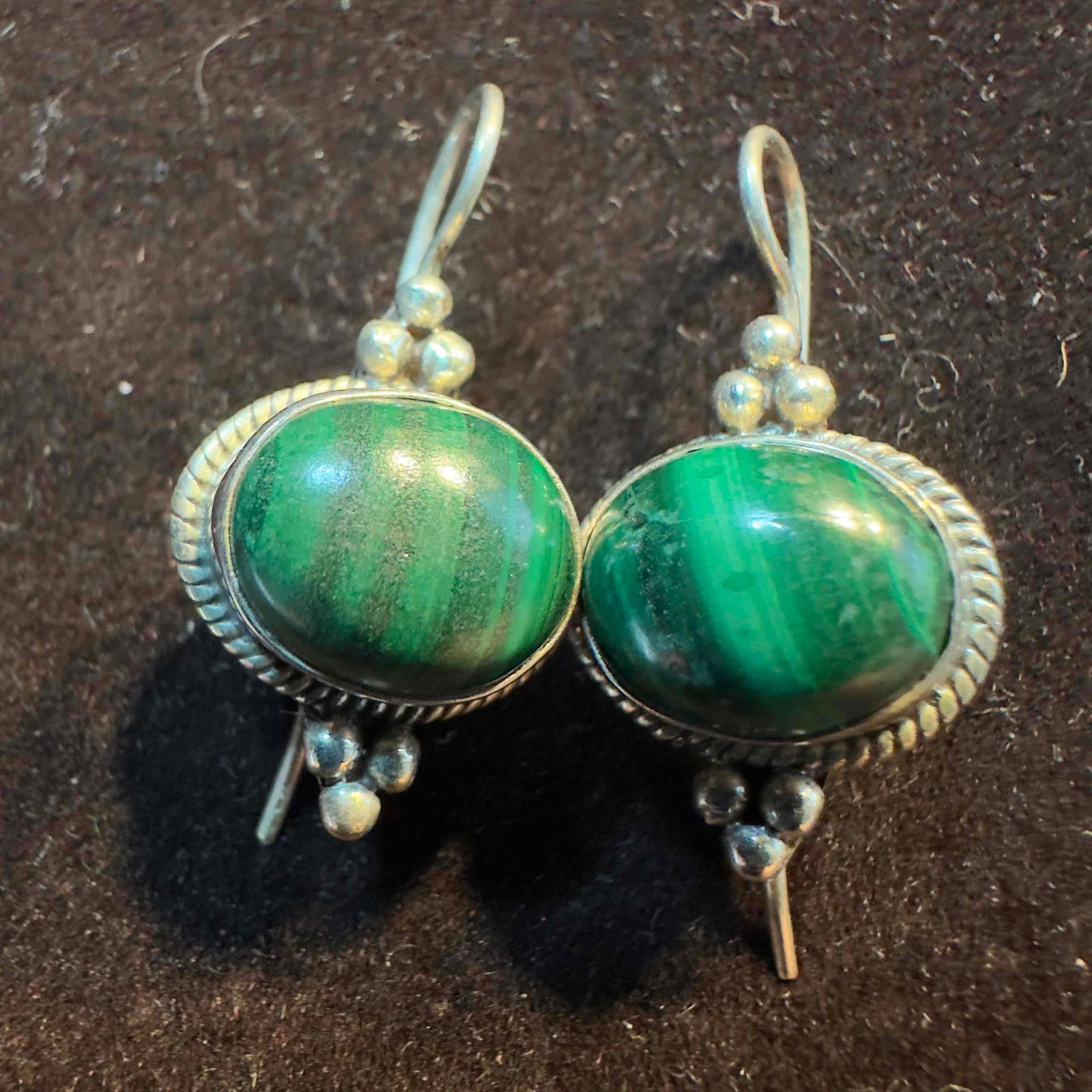 Malachite Gemstone Green Stone Sterling Silver 925 Earrings A73: This item is in good pre-owned, previously used/displayed condition with noticeable light wear, and surface scratches. Please reference all photos for full details. This piece of jewelry has been test