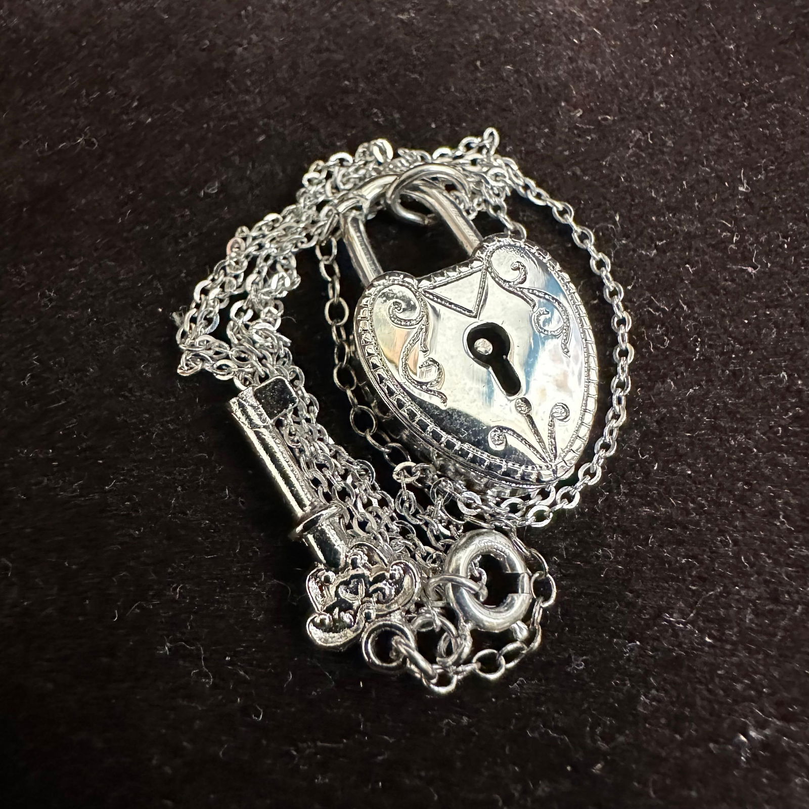 Sterling Silver Heart Padlock Turn Key Necklace Victorian Style (1 of 9)