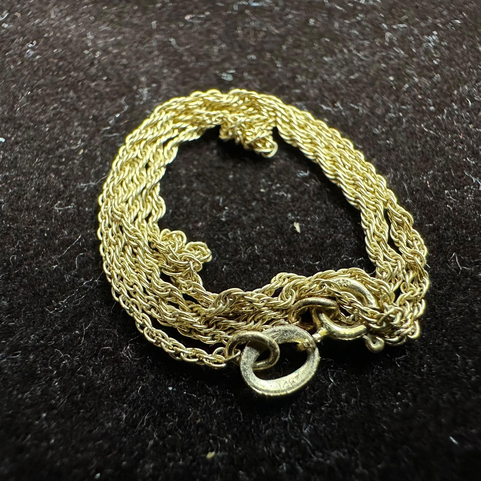 14K Yellow Gold Small Rope Chain V76: This item is in good pre-owned, previously used/displayed condition with noticeable light wear and surface scratches. Please reference all photos for full details. This piece of jewelry has been