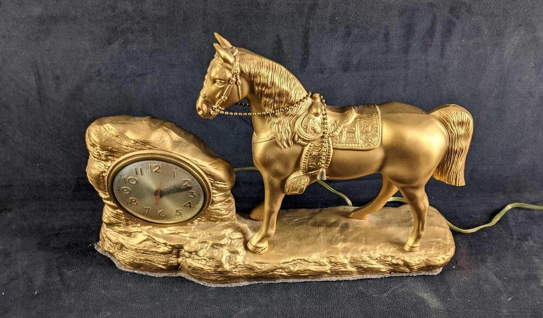 Gold Colored Horse Statue Clock - 5