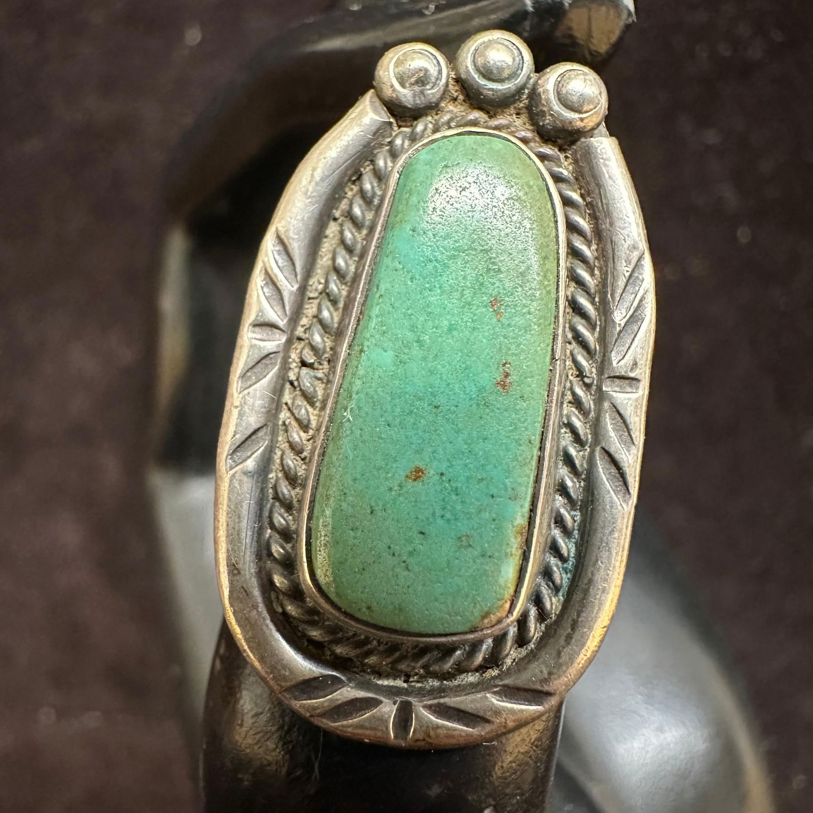 Oval Green Turquoise Silver Ring Native American Style: This item is in good pre-owned, previously used/displayed condition with noticeable light wear and surface scratches. Please reference all photos for full details. This piece of jewelry has been