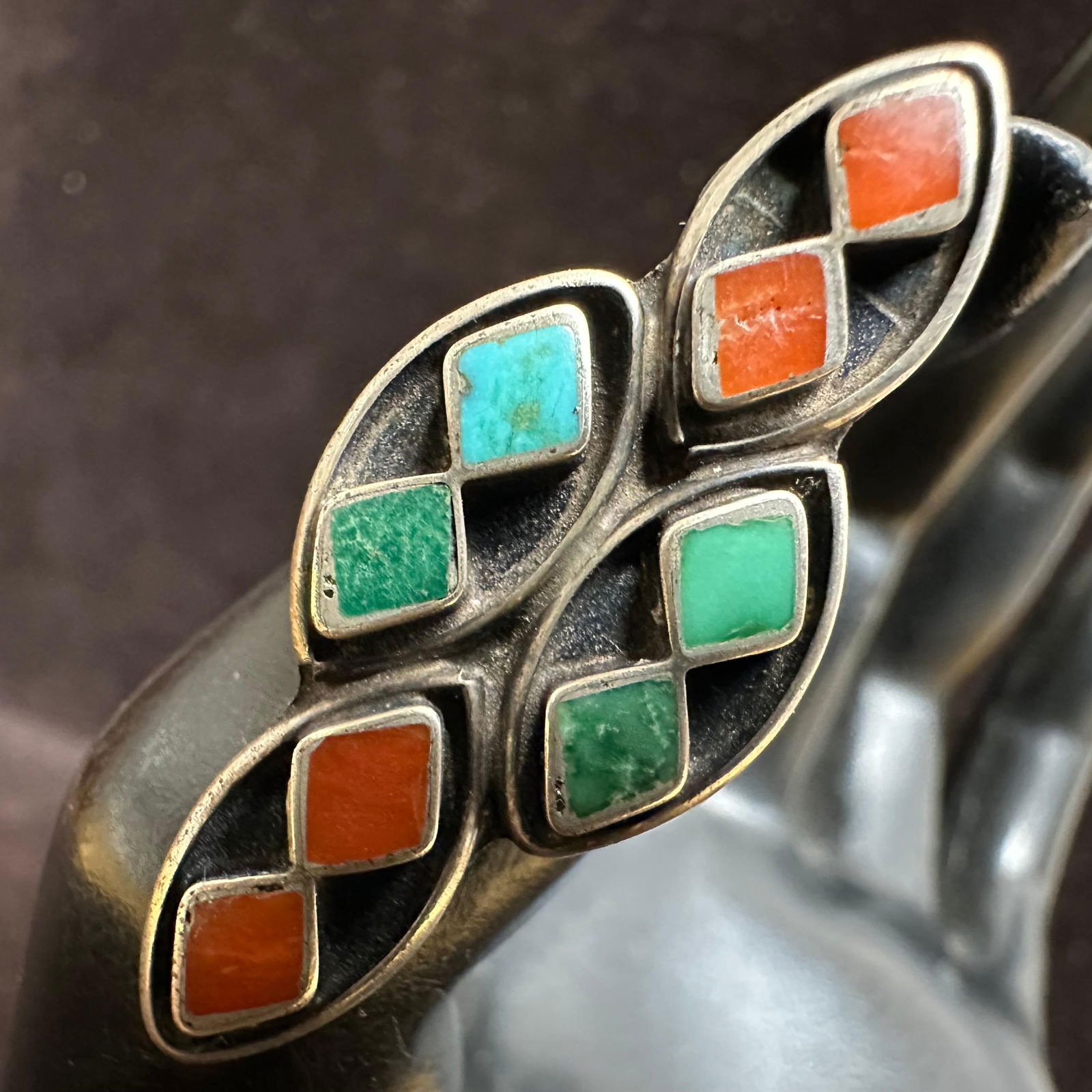 Zuni Native American Style Mutli Stone Channel Inlay Silver Ring: This item is in good pre-owned, previously used/displayed condition with noticeable light wear and surface scratches. Please reference all photos for full details. This piece of jewelry has been
