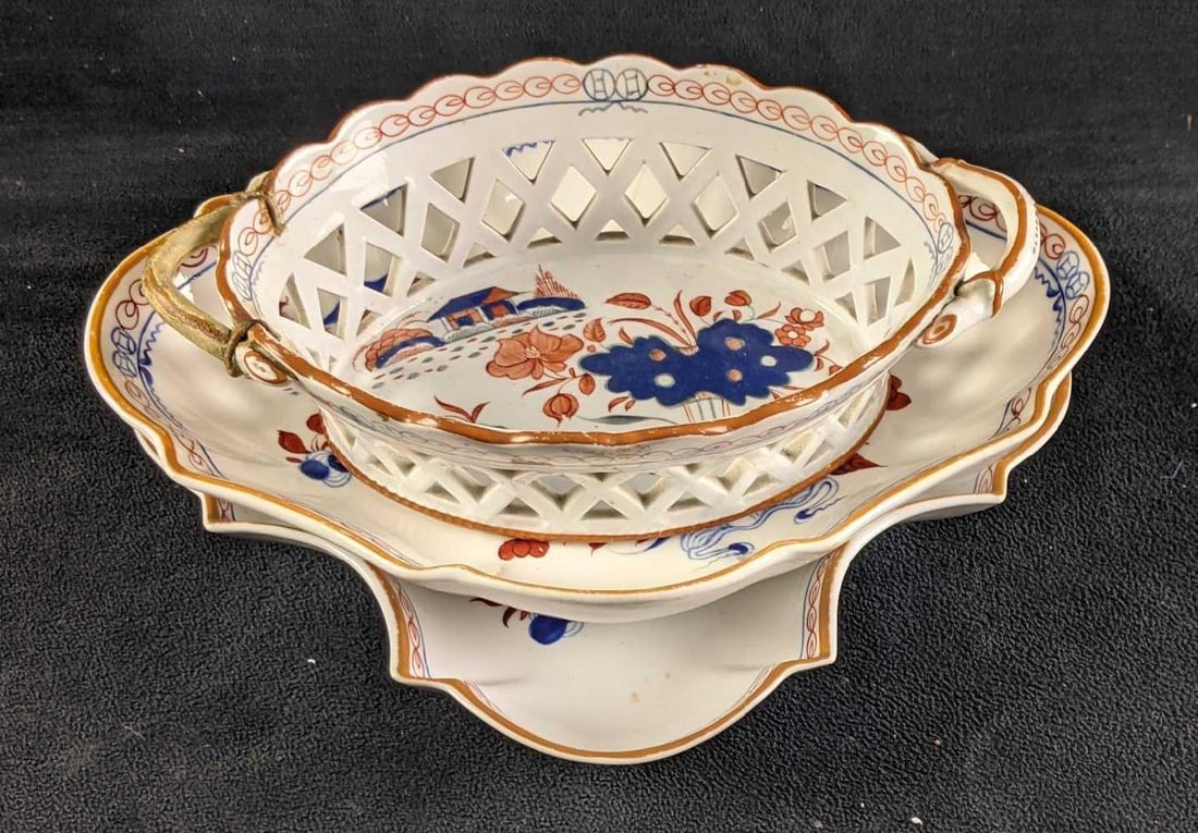 Chinese Inspired Painted 3pc Ceramic Set - 11