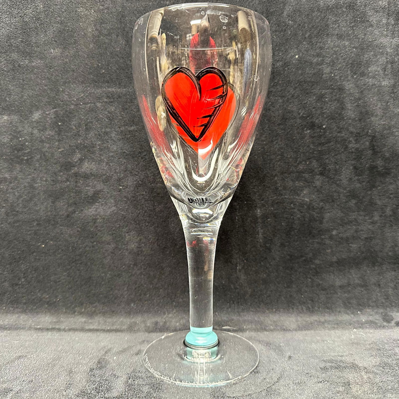 Ulrica Hydman-Vallien Kosta Boda Hearts Wine Cup Glass: This is a Kosta Boda Ulrica Hydam-Vallien art wine glass, part of Hearts or My Love Collection. Marked on the base and signed on the cup. No COA or paperwork. This item is in good pre-owned,