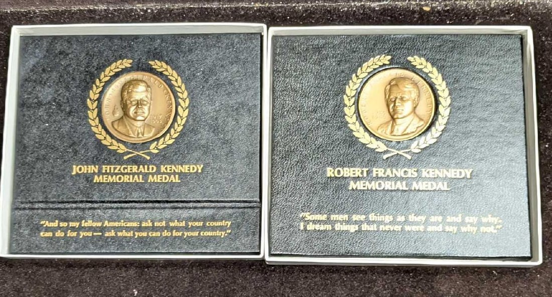JFK And Robert Kennedy Memorial Medals: JFK And Robert Kennedy Memorial Medals. These were made by Presidential Art Medals, Inc. Both come in the original box that is approx 4 7/8" x 5 1/4" x 1/2" and the total weighs is 0.58lb. The boxes