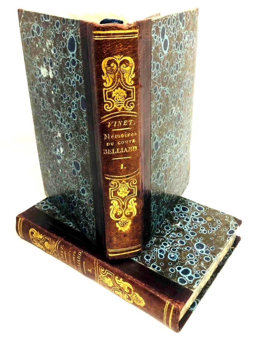 Vinet Mémoires Du Comte Belliard Vol.1+3: This lot contains Vinet Mémoires Du Comte Belliard Vol.1+3. Published in 1842. Both Vol.1+3 are approx 6 1/4" x 4 1/4" and together they weigh about 0.9lbs. Overall the books are in g