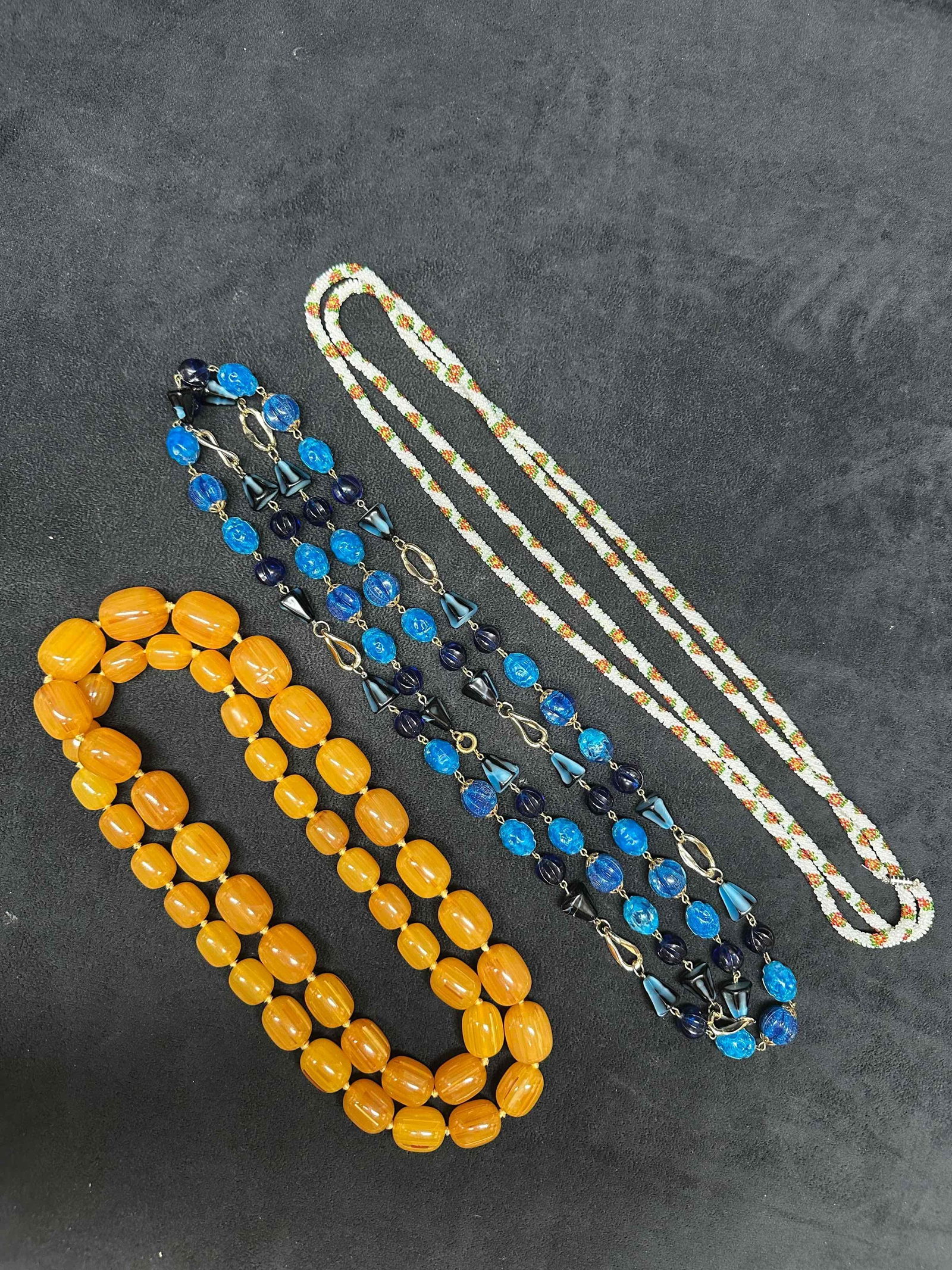 Costume Jewelry Necklace Set of 3 Three Long Necklaces Plastic Beads G76 (1 of 8)