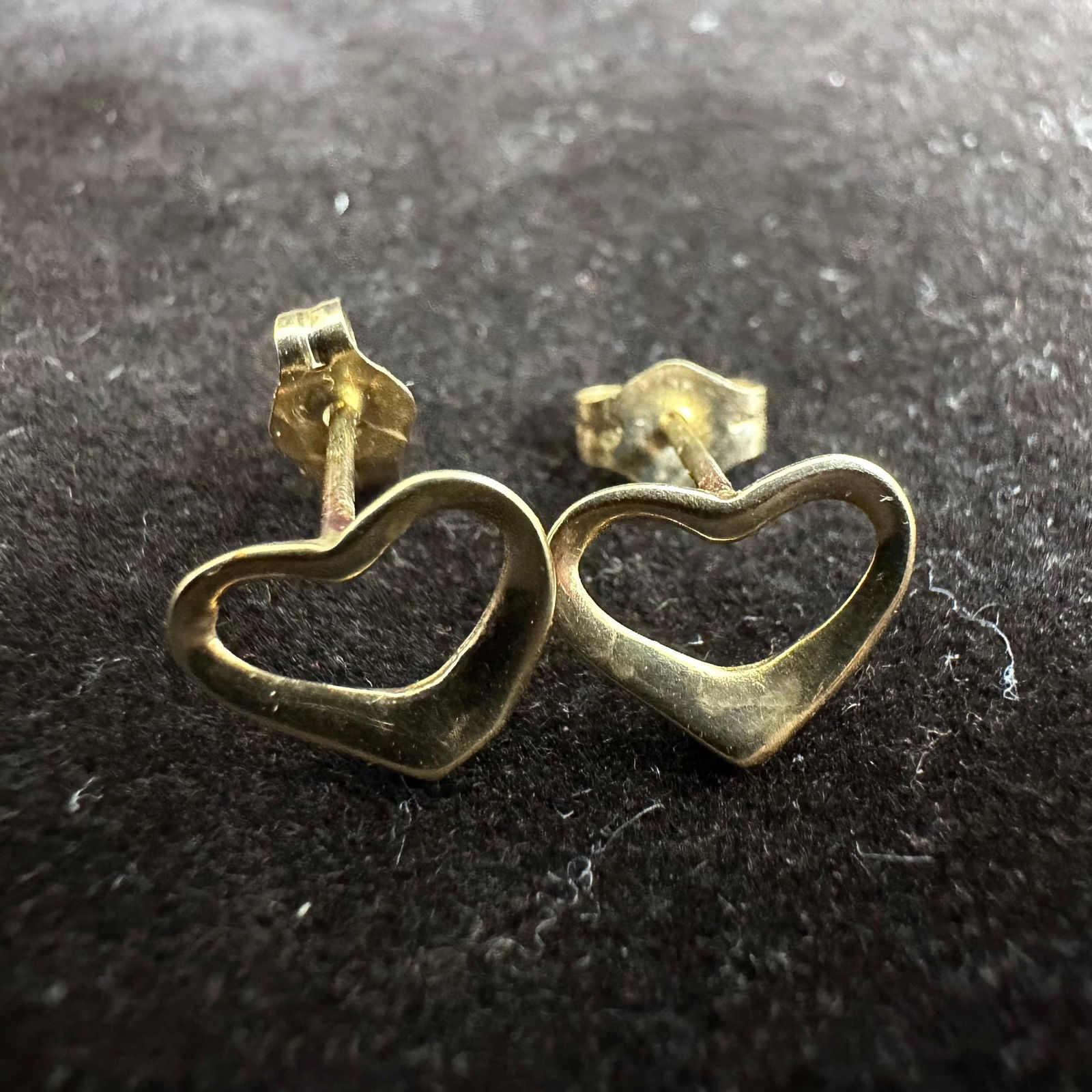 14K Gold Open Heart Earrings T92 (1 of 6)