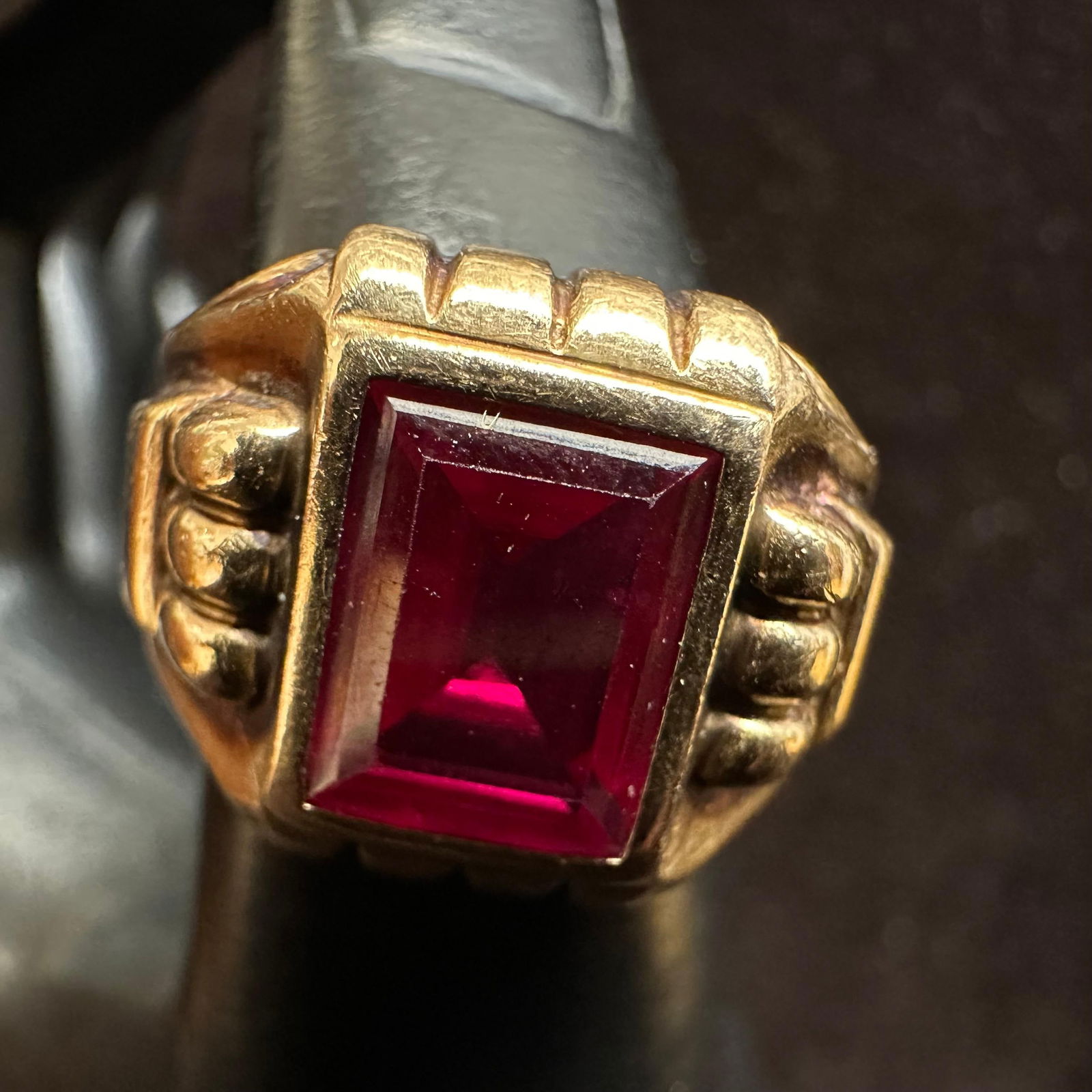 Unmarked 10k Gold Lab Grown Ruby Ring Size 8 - 2