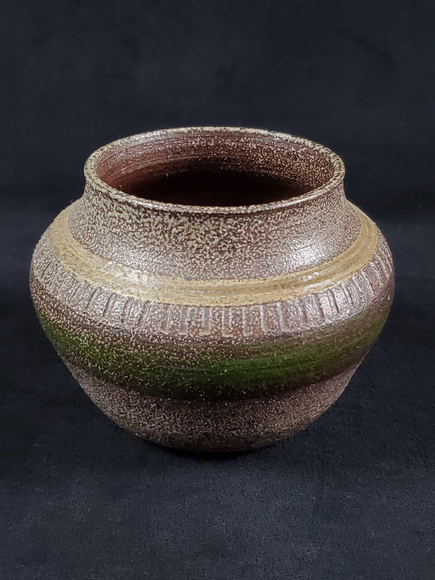 Hand made heavy earthenware pot - 4