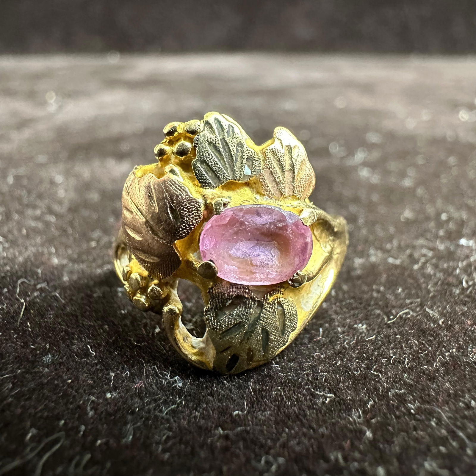 Tri-Color Leaves Leaf Motif Black Hills 10K Yellow Gold Pink Stone Ring M17 (1 of 11)