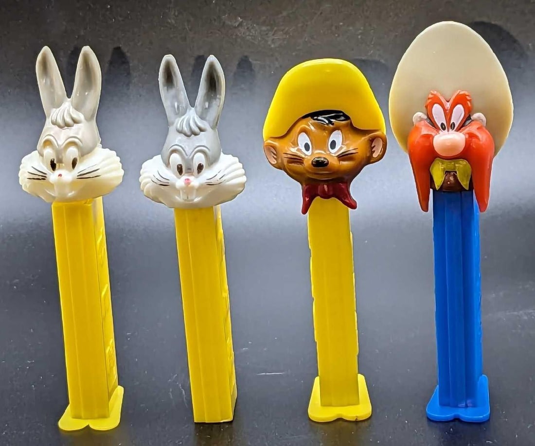 4 Looney Tunes Bugs Bunny Speedy Yosemite Pez Dispensers (1 of 10)