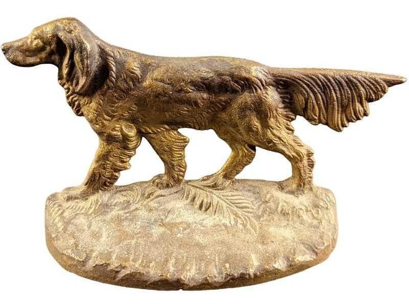 1927 Greenblatt Studios Cast Iron Hunting Dog Bookend/Paperweight: 1927 Greenblatt Studios Cast Iron Hunting Dog Bookend/Paperweight. This is approx 5" x 2" x 4" and it weighs 1.44llb. The paperweight/bookend is in a good, vintage condition with some wear from age