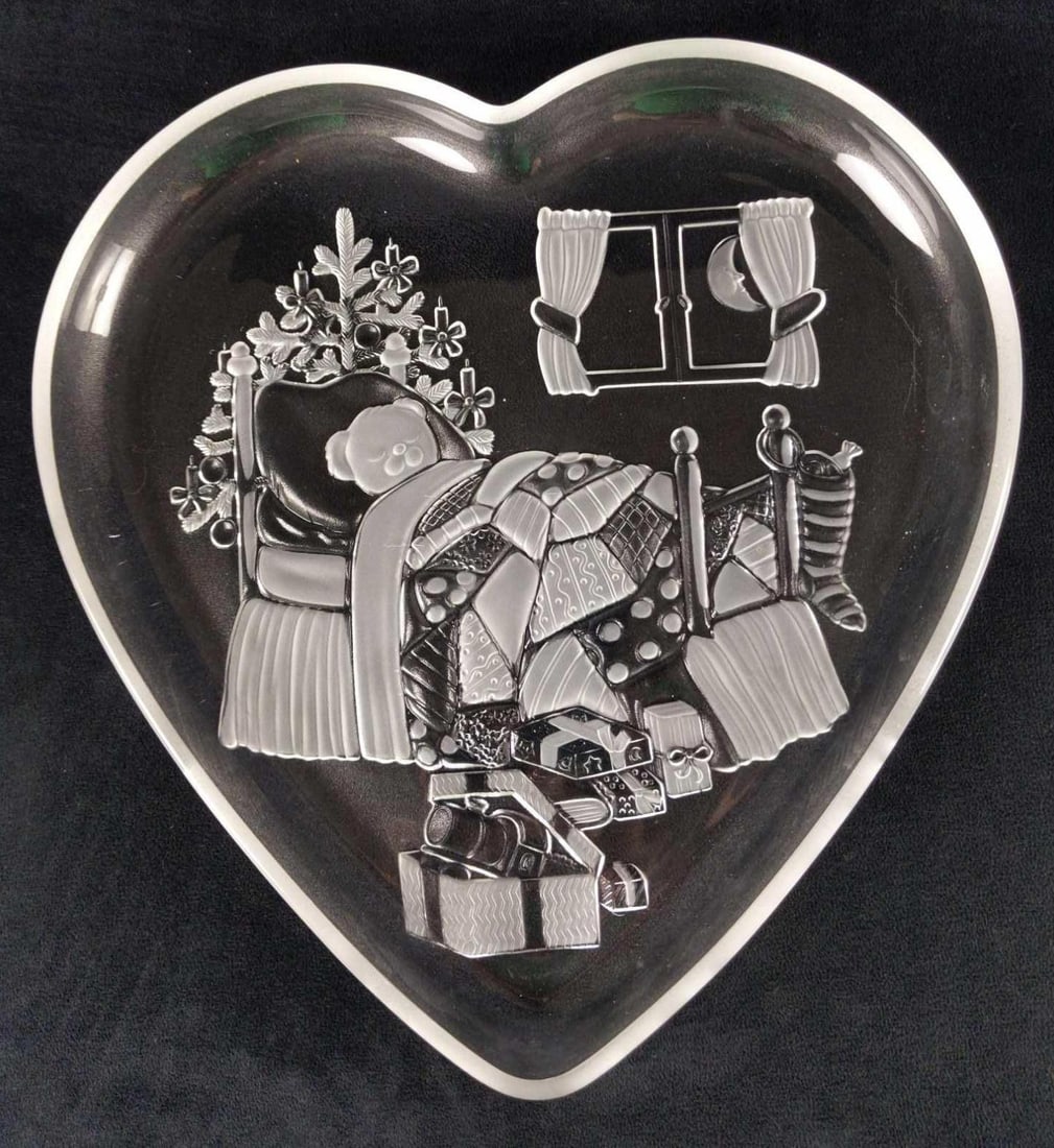 "Christmas Dream" Glass Heart Shaped Serving Tray by Mikasa: "Christmas Dream" glass heart shaped serving tray by Mikasa. Glass is both clear (for the background) and frosted (for the images) and shows a cute little bear sleeping during what is probably
