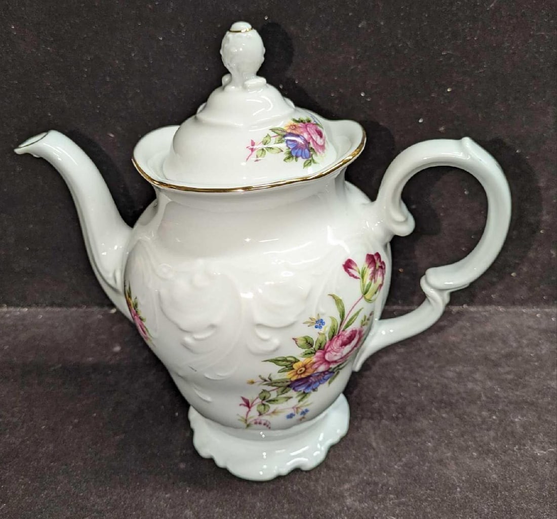 Retired Royal Kent RKT6 Coffee Pot & Lid C: Retired Royal Kent RKT6 Coffee Pot & Lid C. This coffee made of fine china is approx 9 1/2" x 5" x 9 1/8" and it weighs 2.07lbs. The coffee pot has no chips or cracks. Please see the images as they