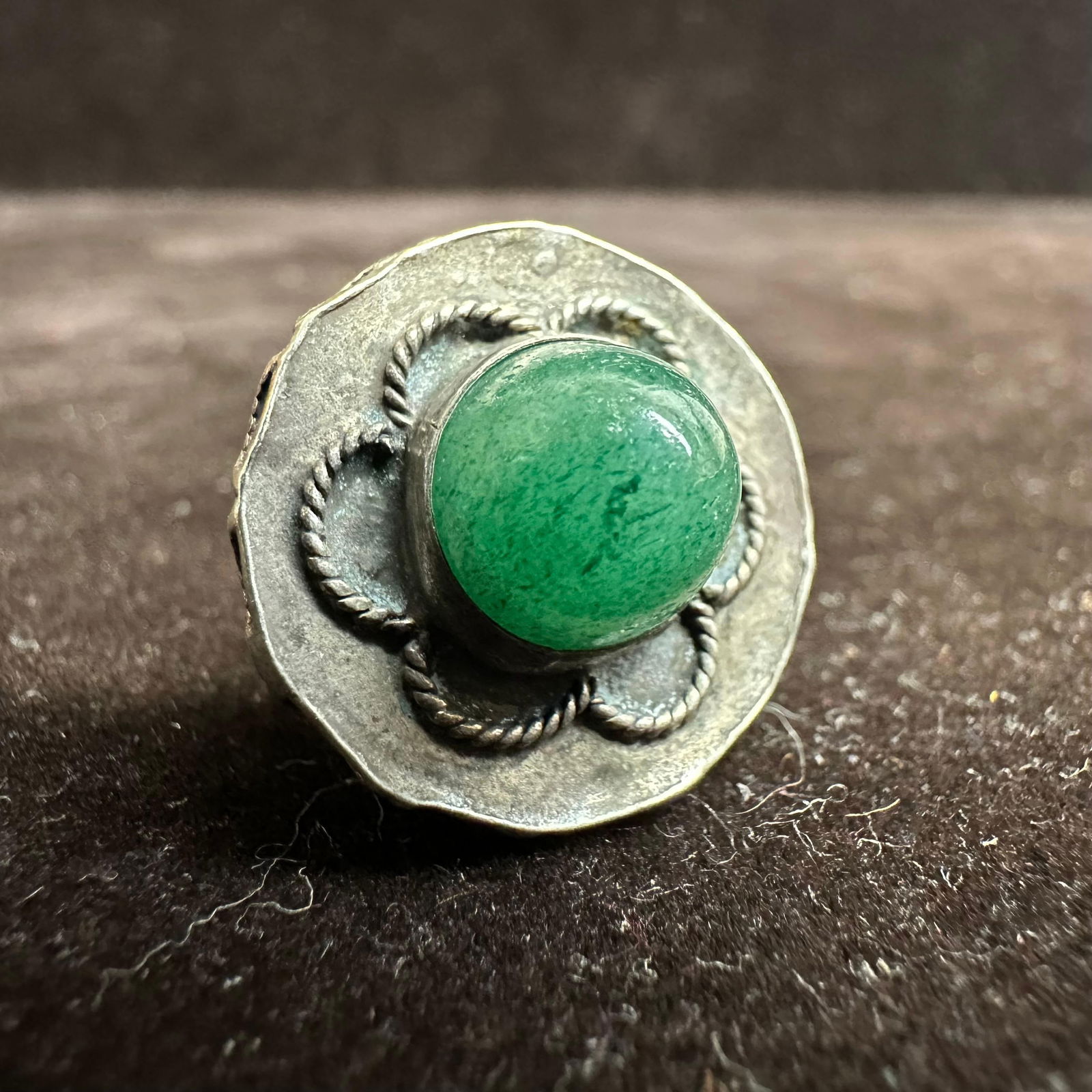 Single Green Stone Accent Silver Unmarked Ornate Charm V3: This item is in good pre-owned, previously used/displayed condition with noticeable light wear and surface scratches. Please reference all photos for full details. This piece of jewelry has been teste