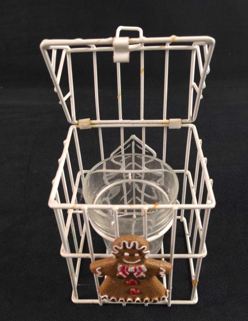 White Wire Gingerbread Candle Holder - 2