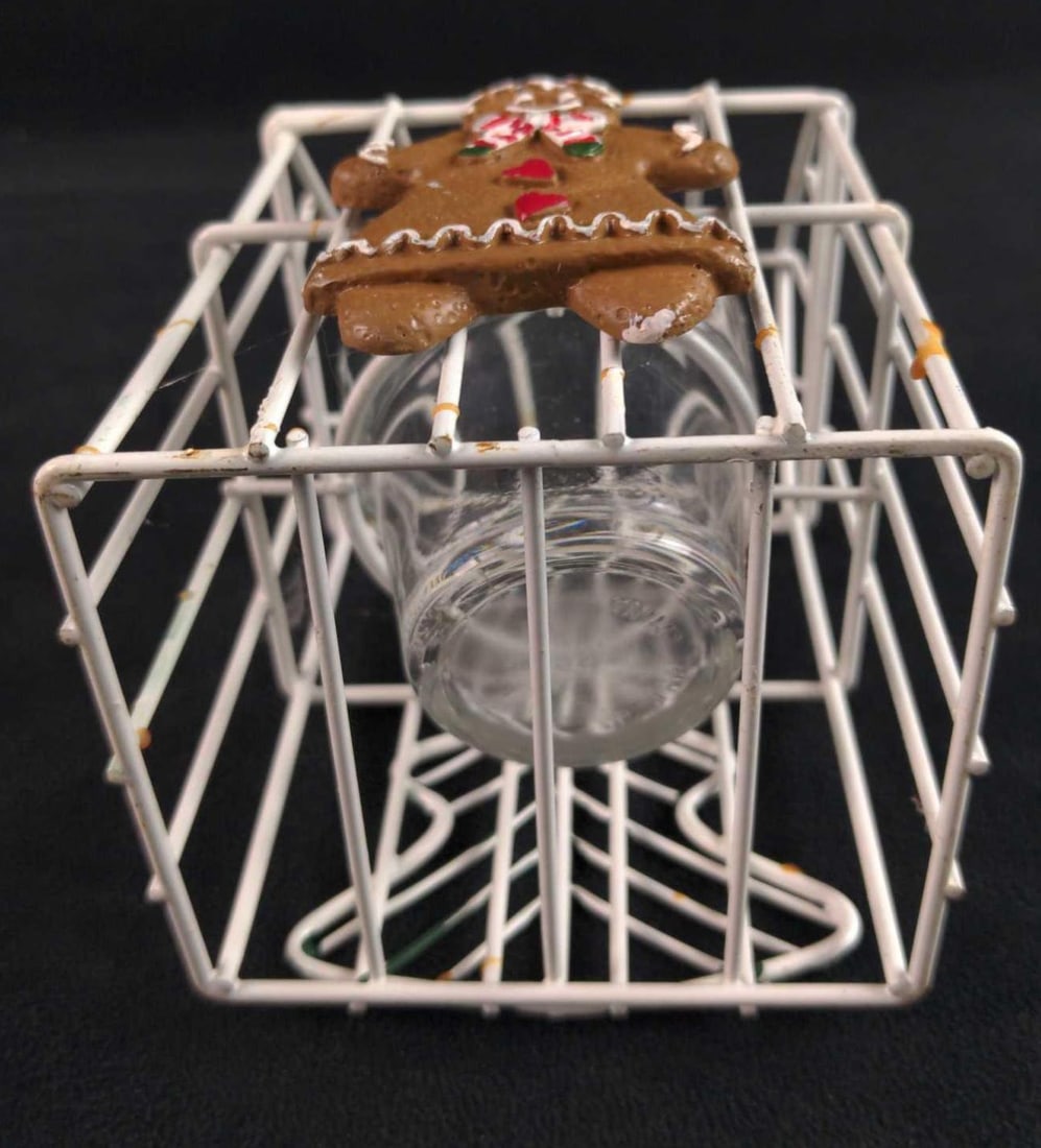 White Wire Gingerbread Candle Holder - 6