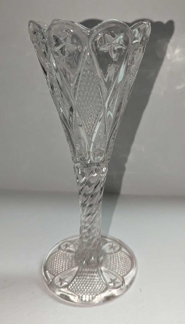 Vintage Diamond Pattern 9" Vase - 3