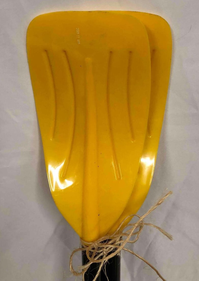 2 Plastic Kayak Paddles  - 5