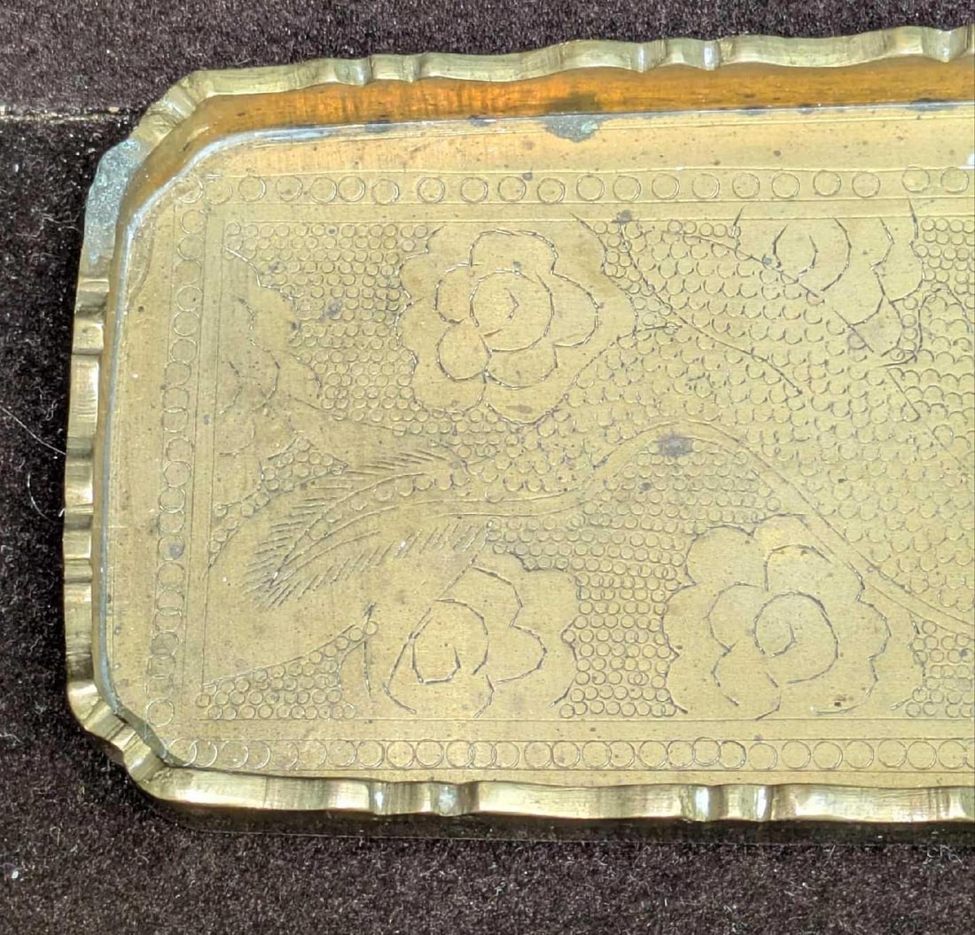 Brass Serving Tray Etched Dragon with Scalloped Edges - 4